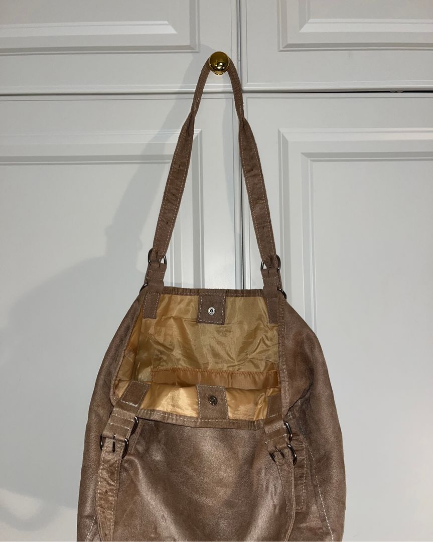 brown shoulder bag