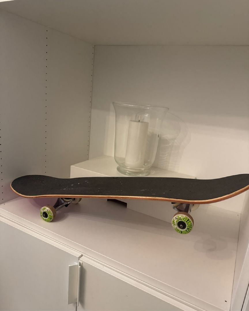 Skate board