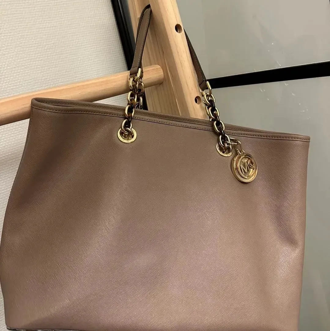 Michael Kors laukku