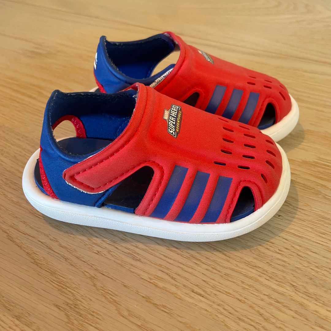 Sandsler fra Adidas