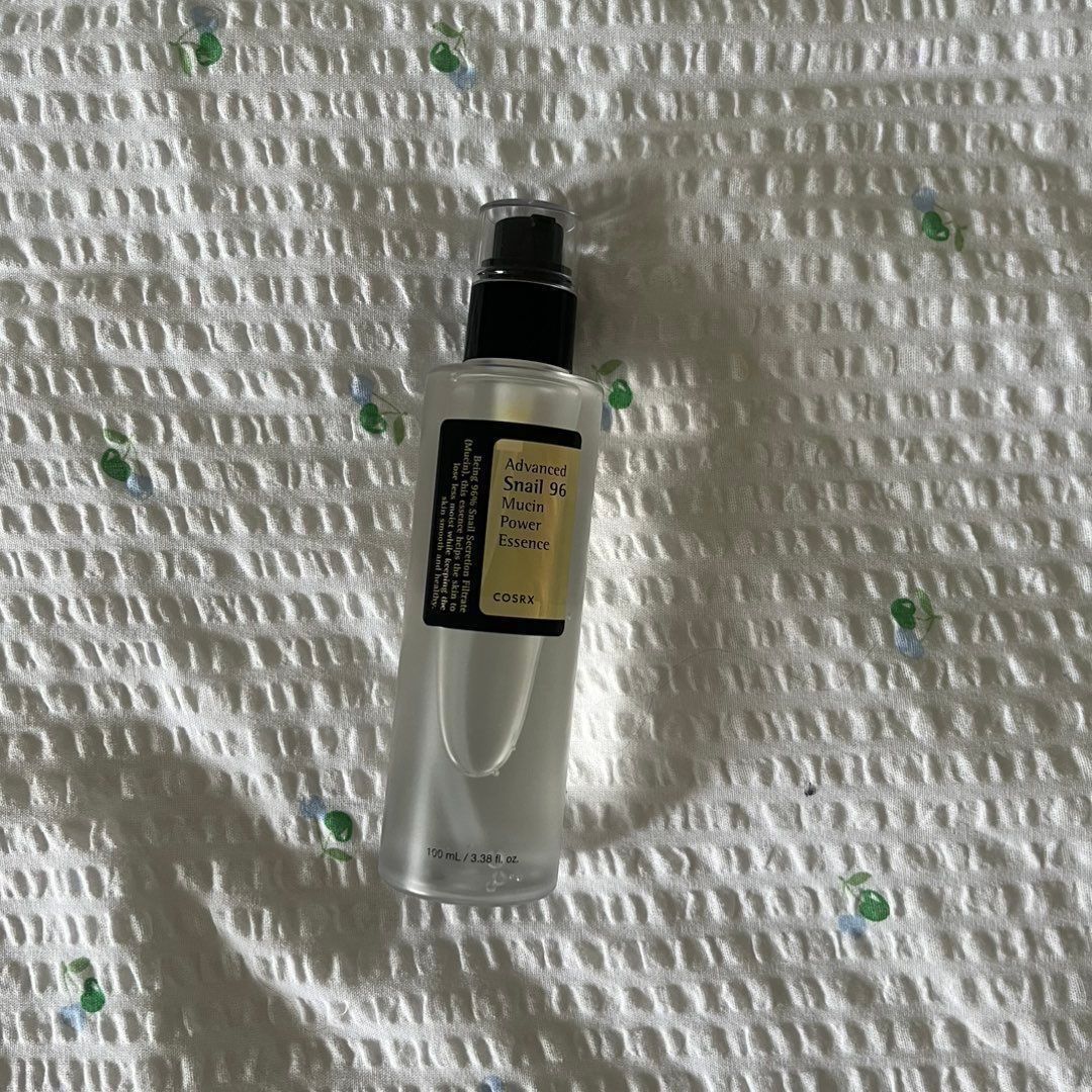 Snail mucin essence