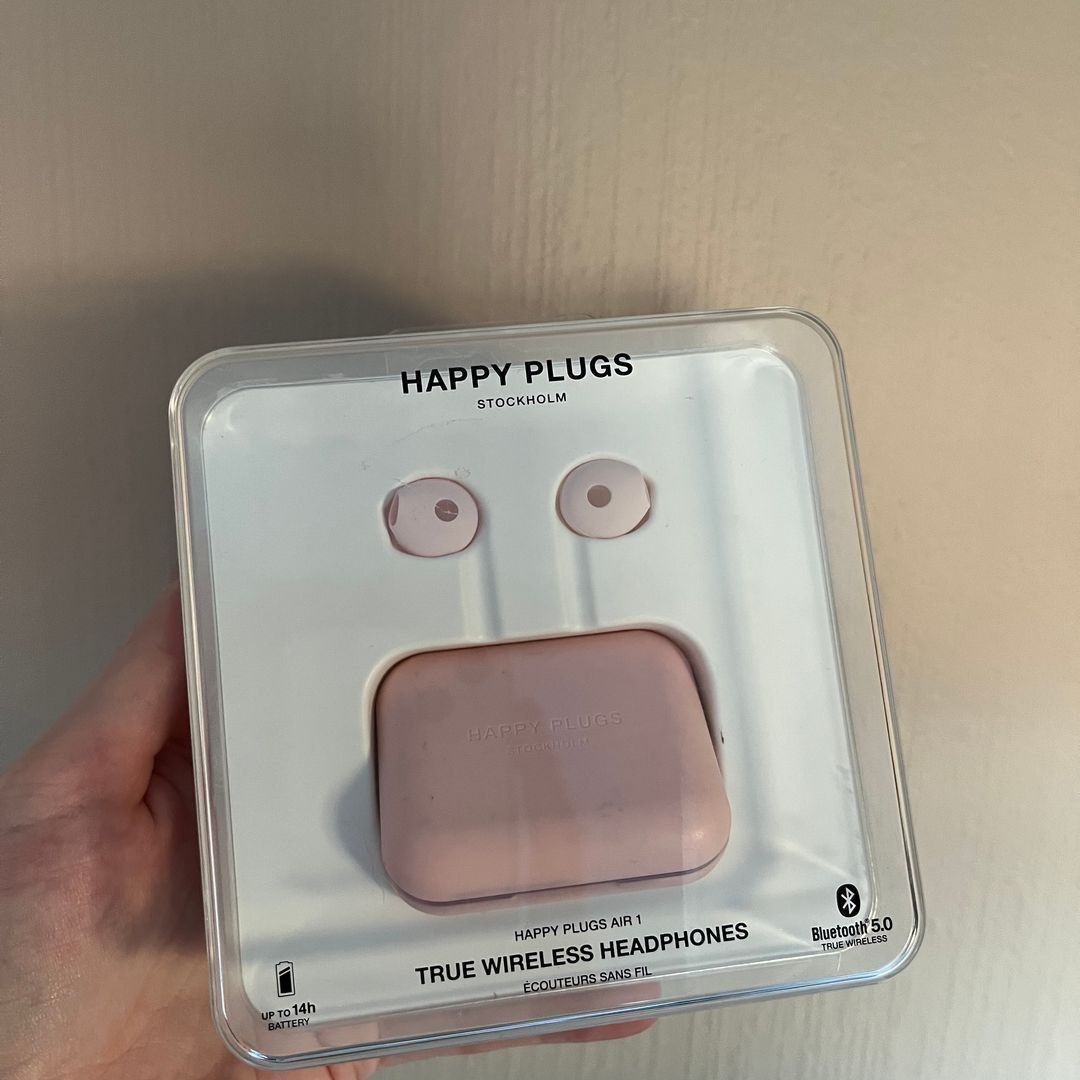 Happy plugs