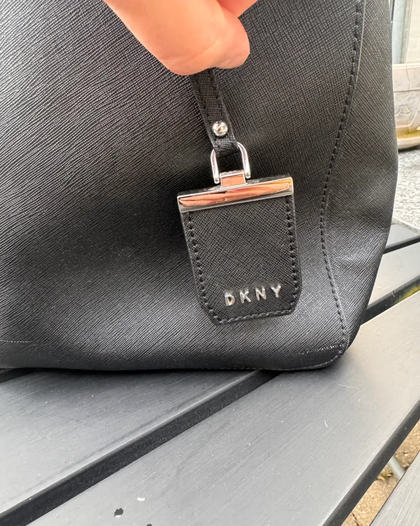 DKNY skuldertaske