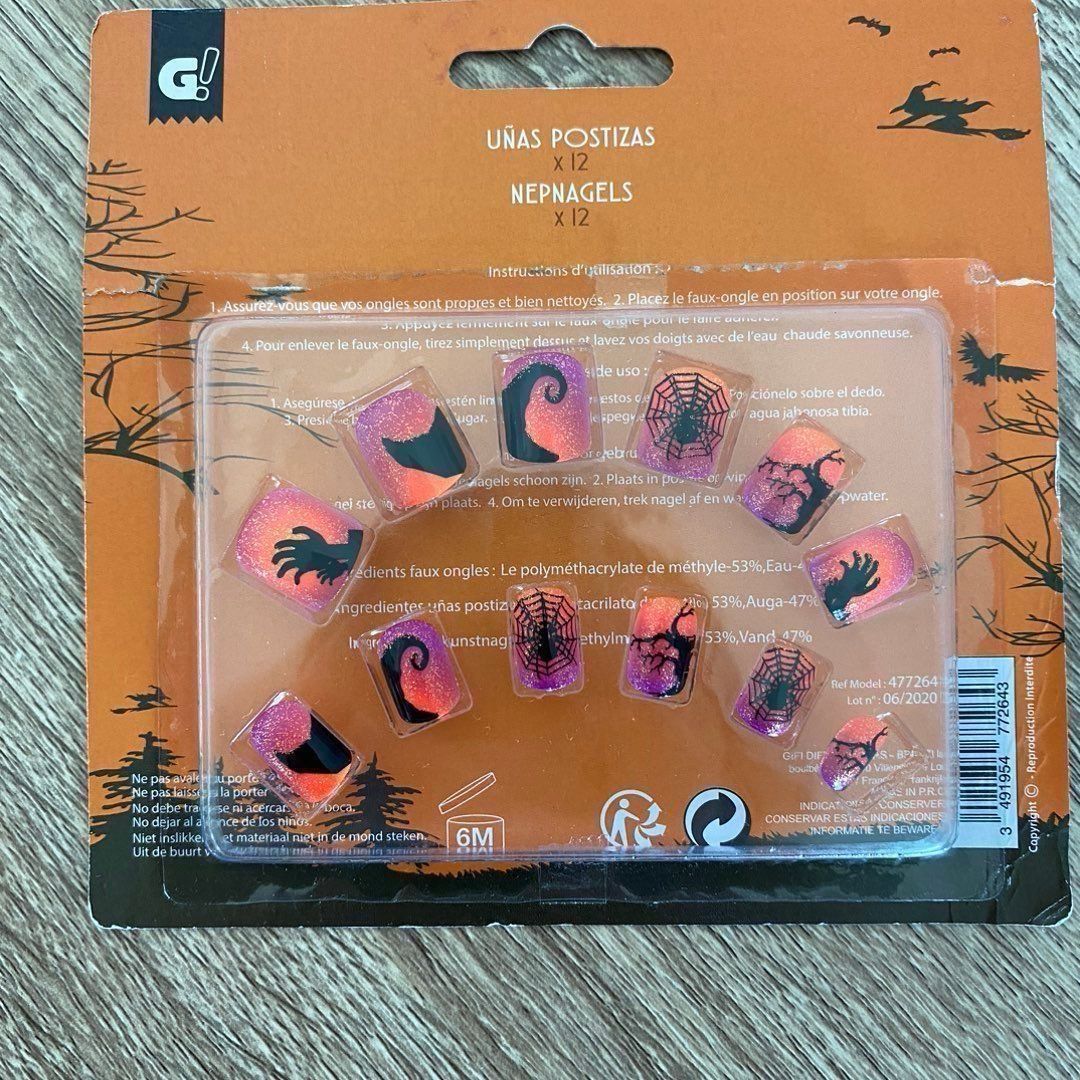 Halloween nails