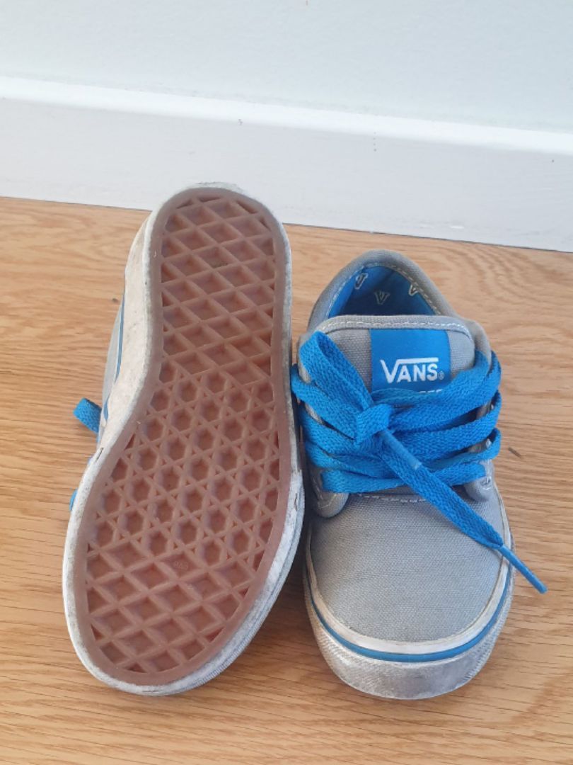 Vans - str 28