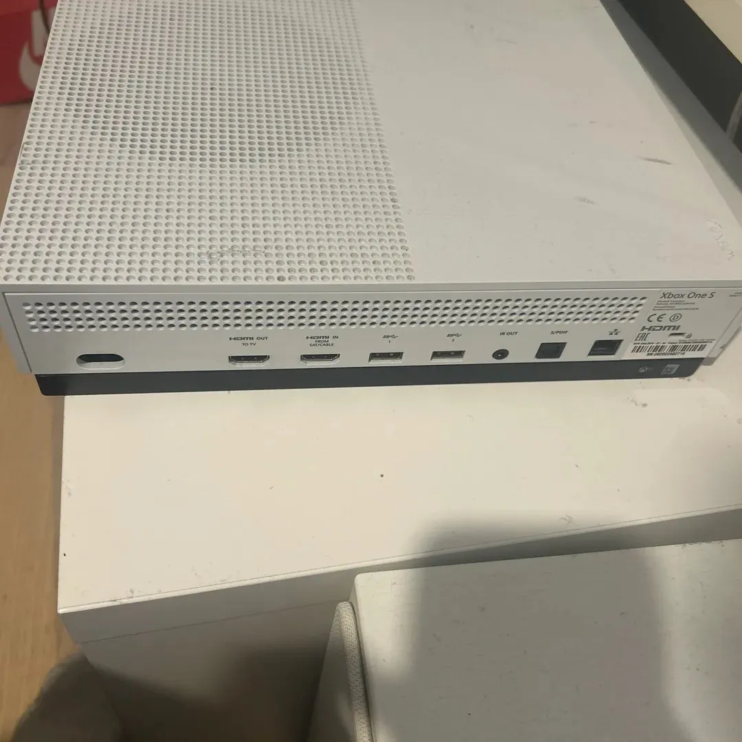 Xbox One S