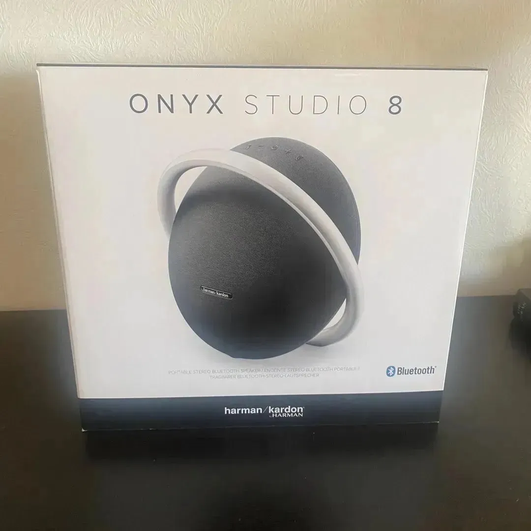 Onyx Studio 8