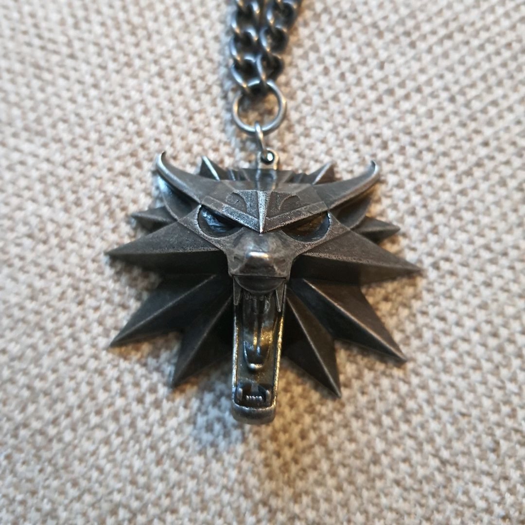 Witcher 3 Amulet