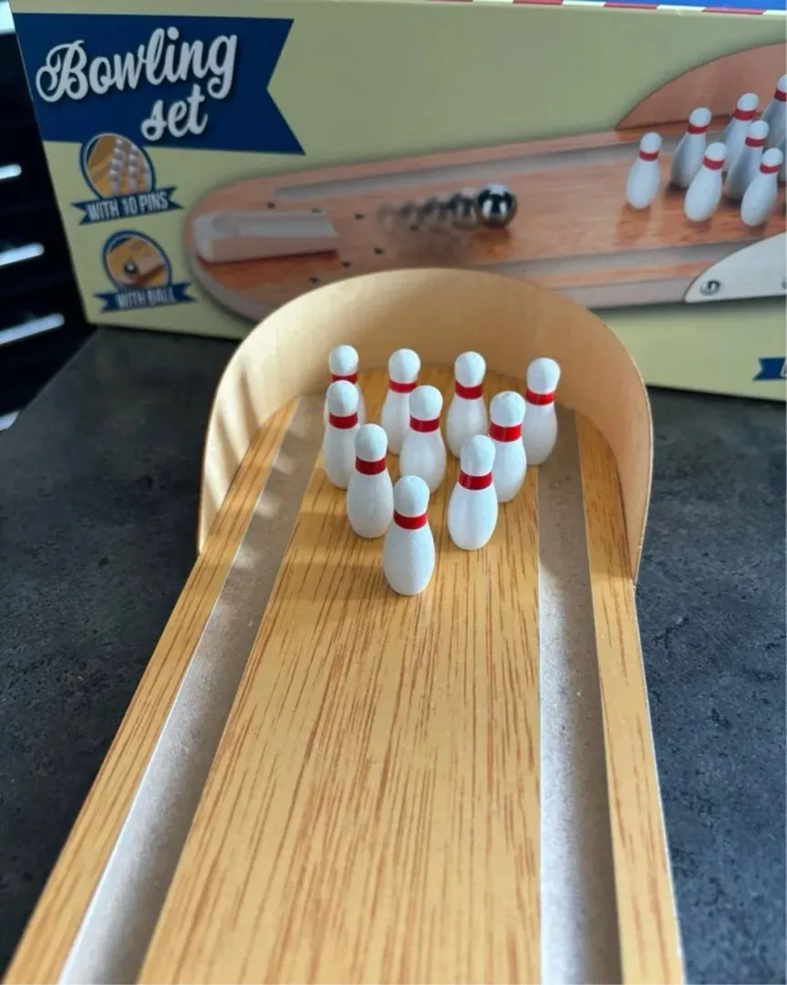 Bowling desktop game