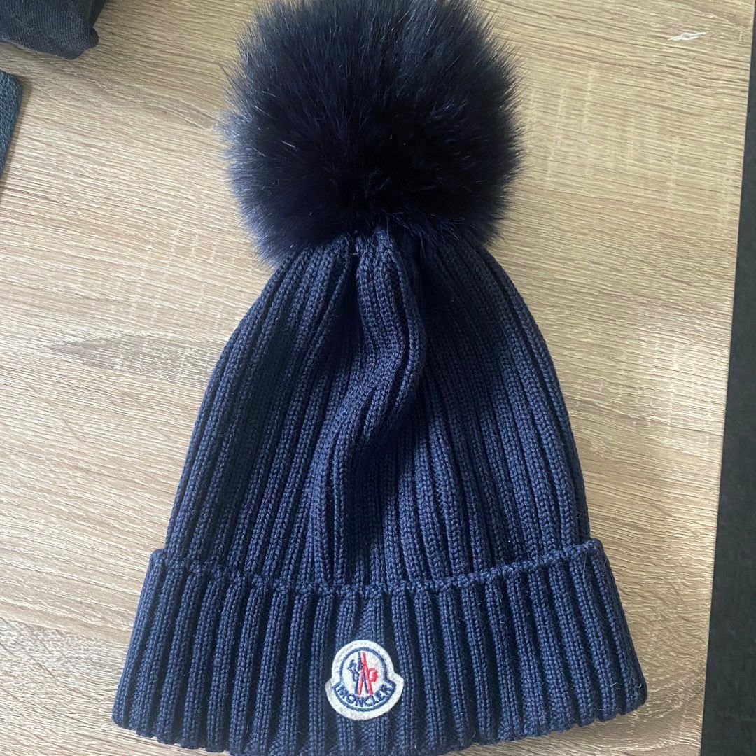 Moncler hue