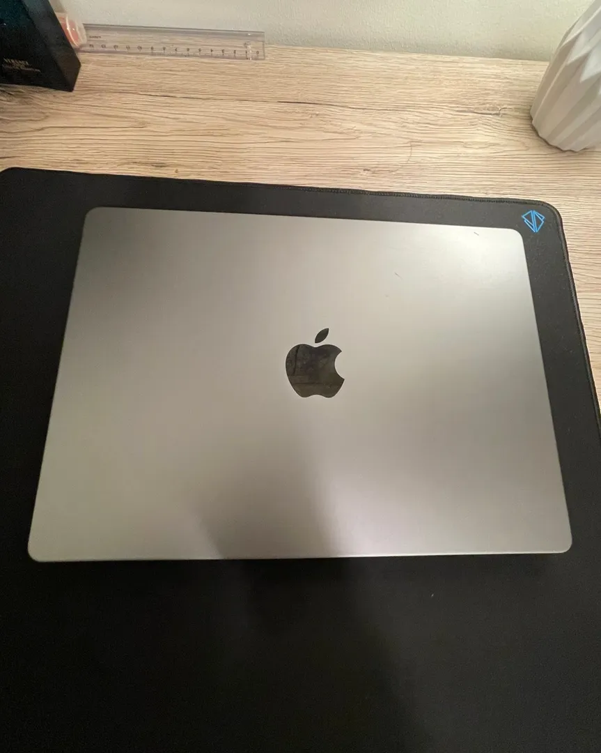 Macbook Pro M2 2023