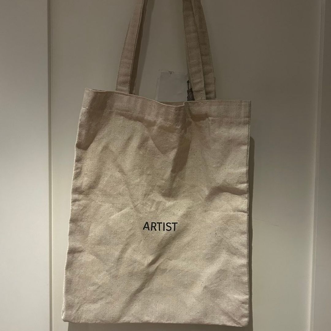 Tote bag