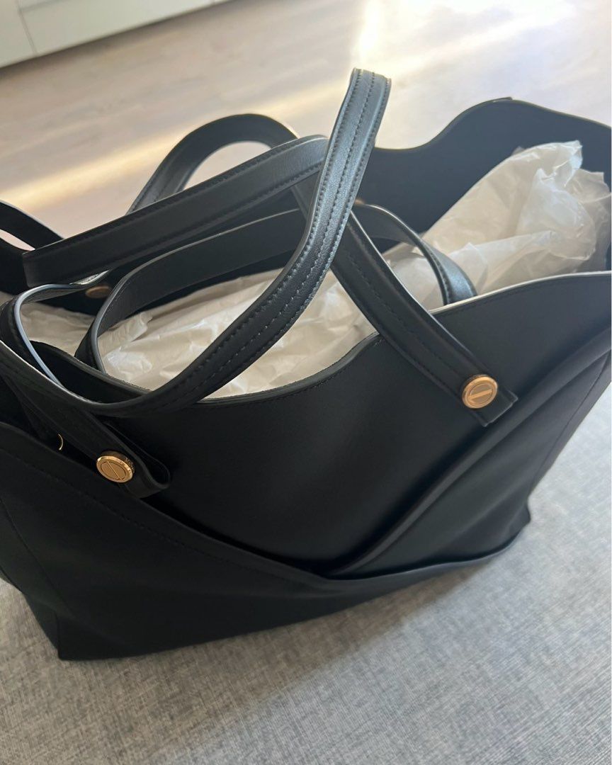 Ubrukt M Zipped tote