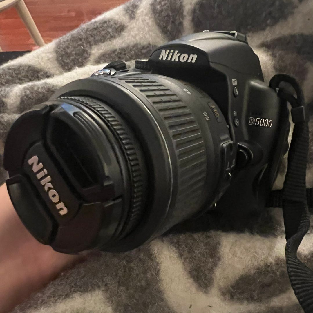 Nikon D5000