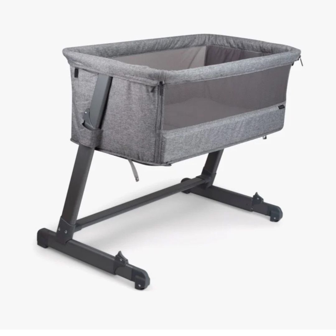 Yngri bedside crib