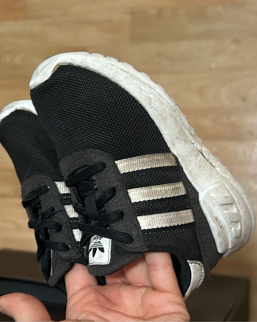 Adidas sko