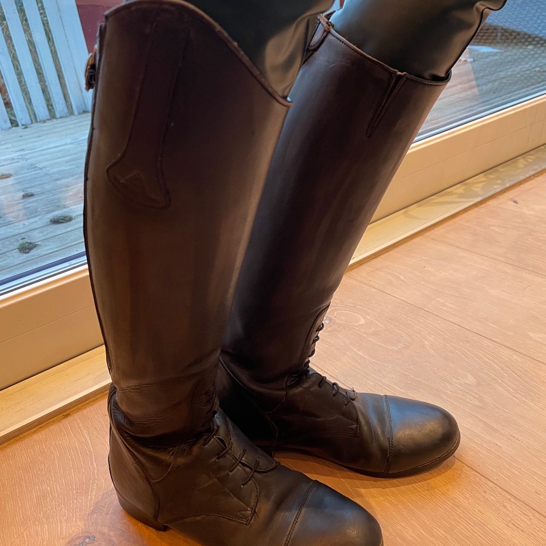 Horse riding boots