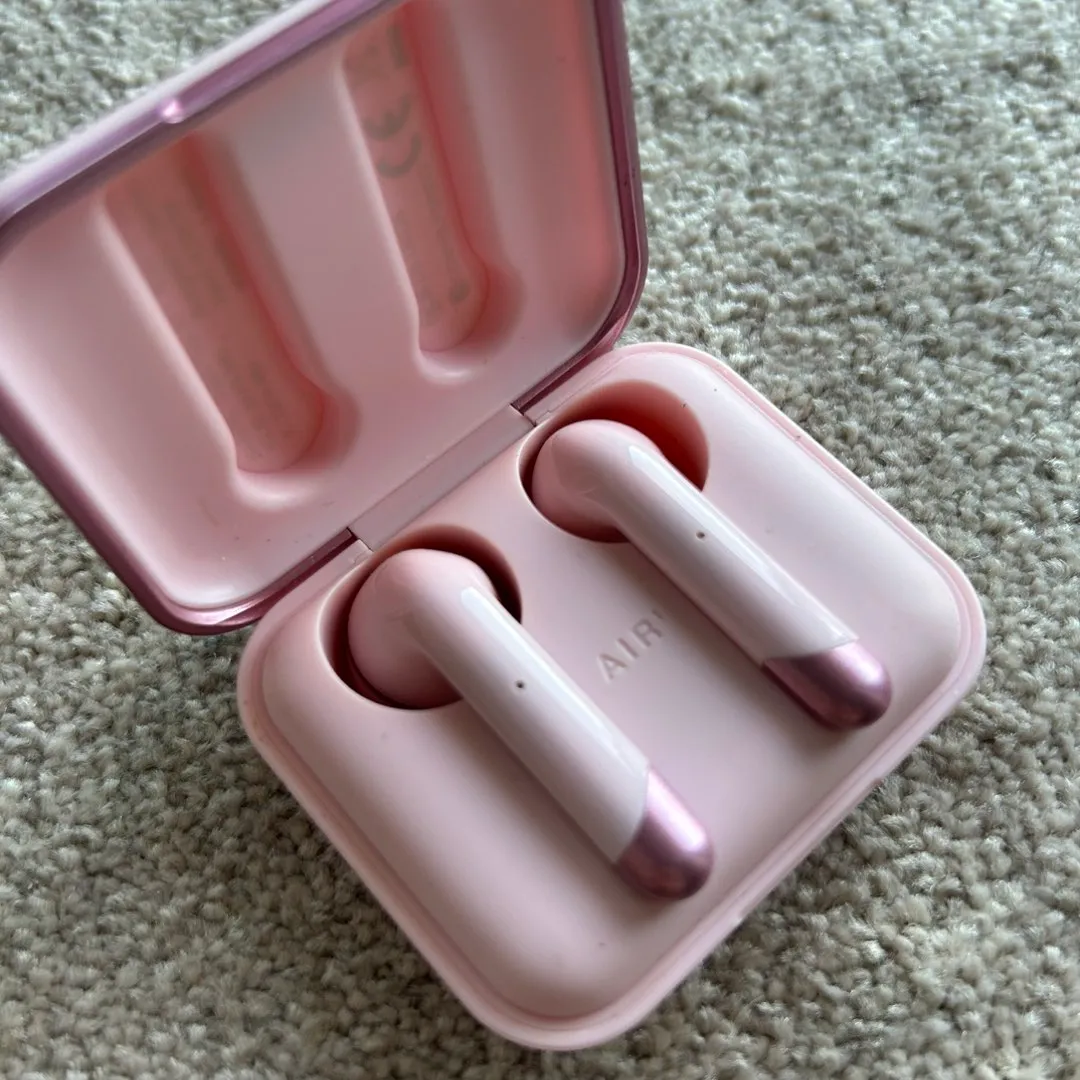 Happy Plugs