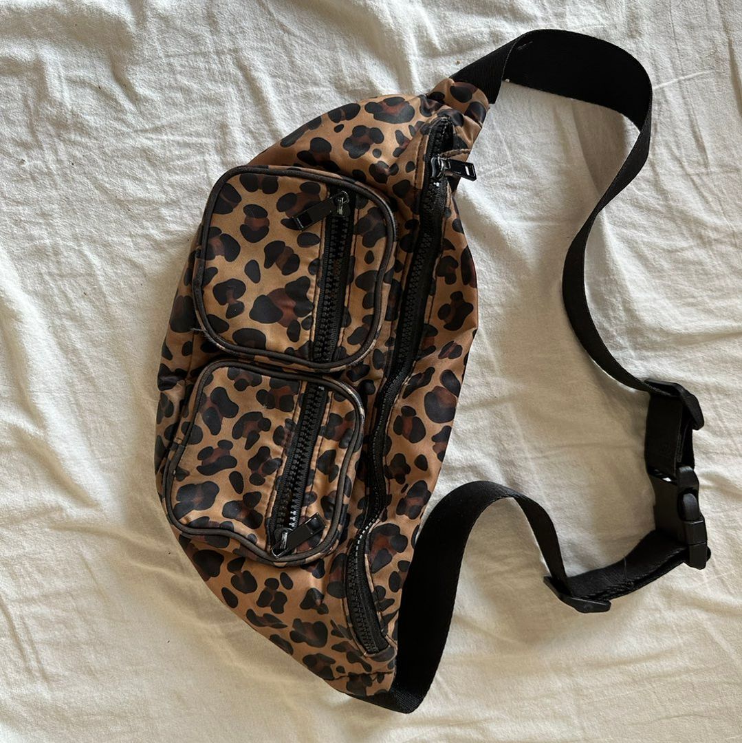 Leopard bumbag