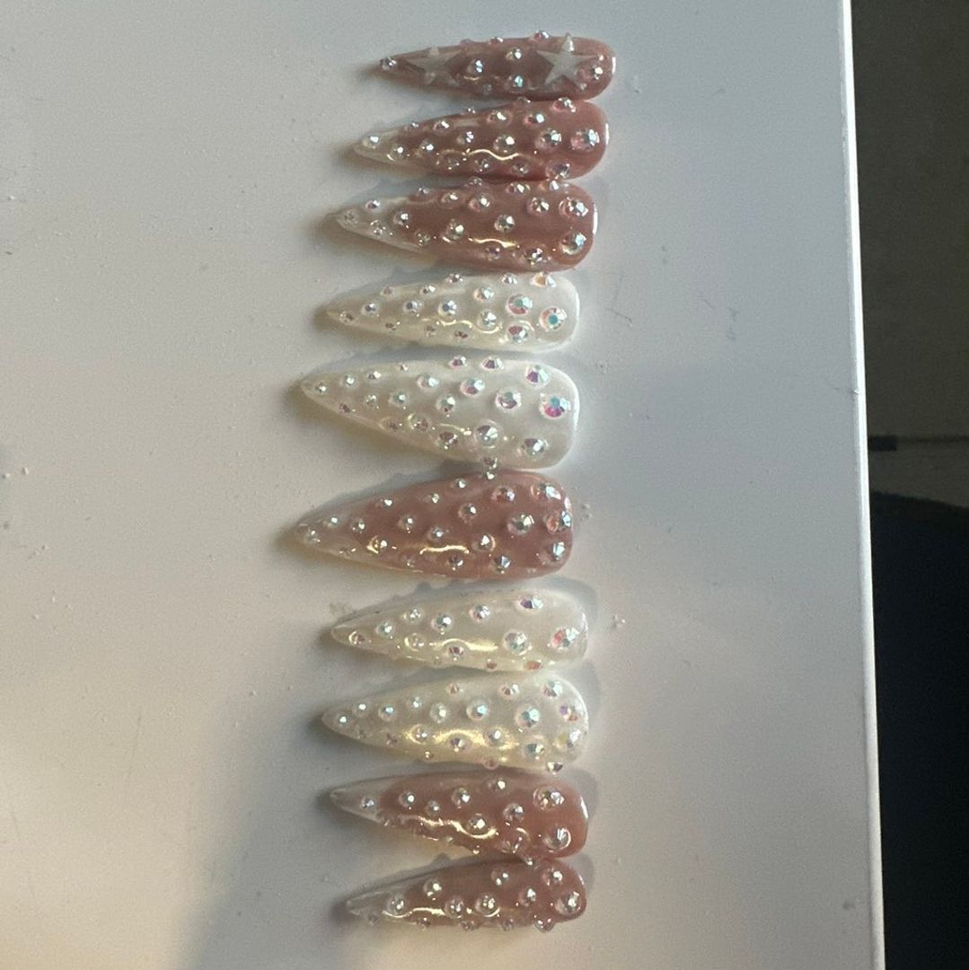 Press on nails