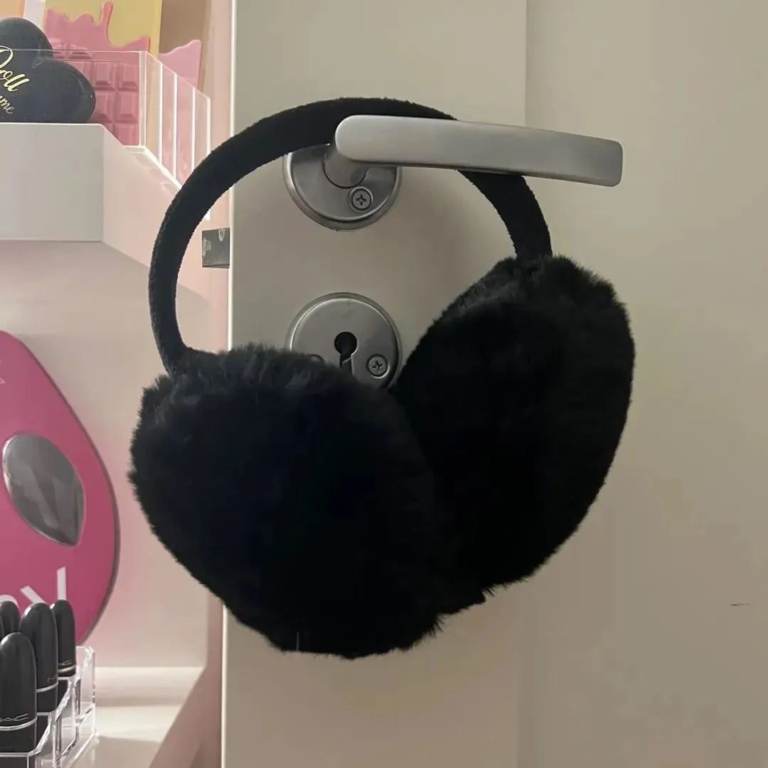 Black earmuffs