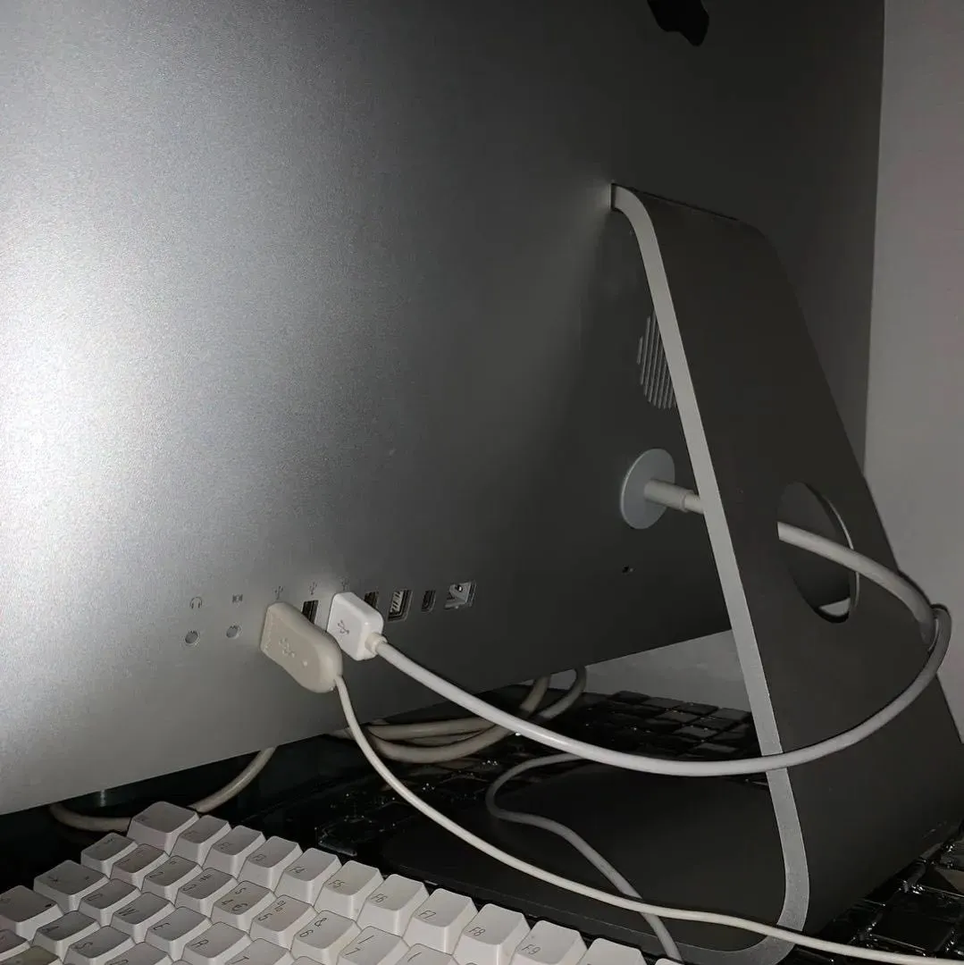 iMac 215’ Mid 2010