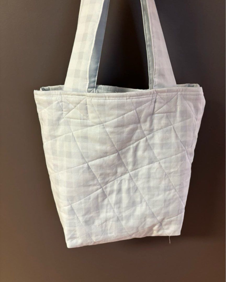 Tote bag