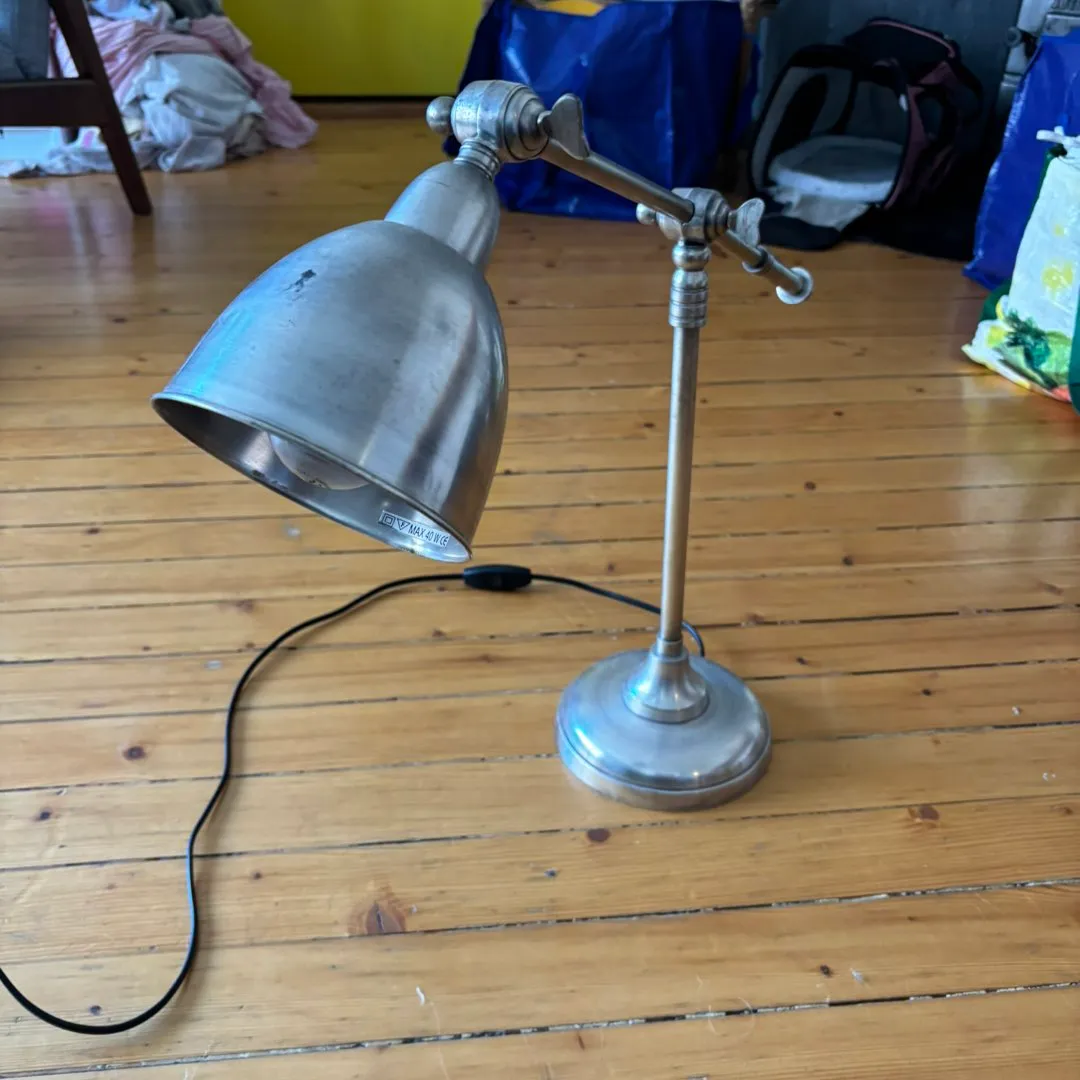 Lampe i krom