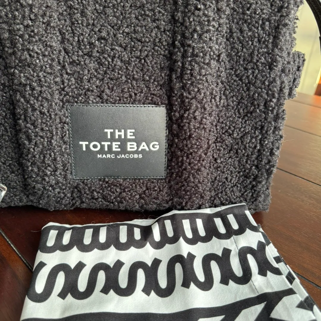 The tote bag teddy