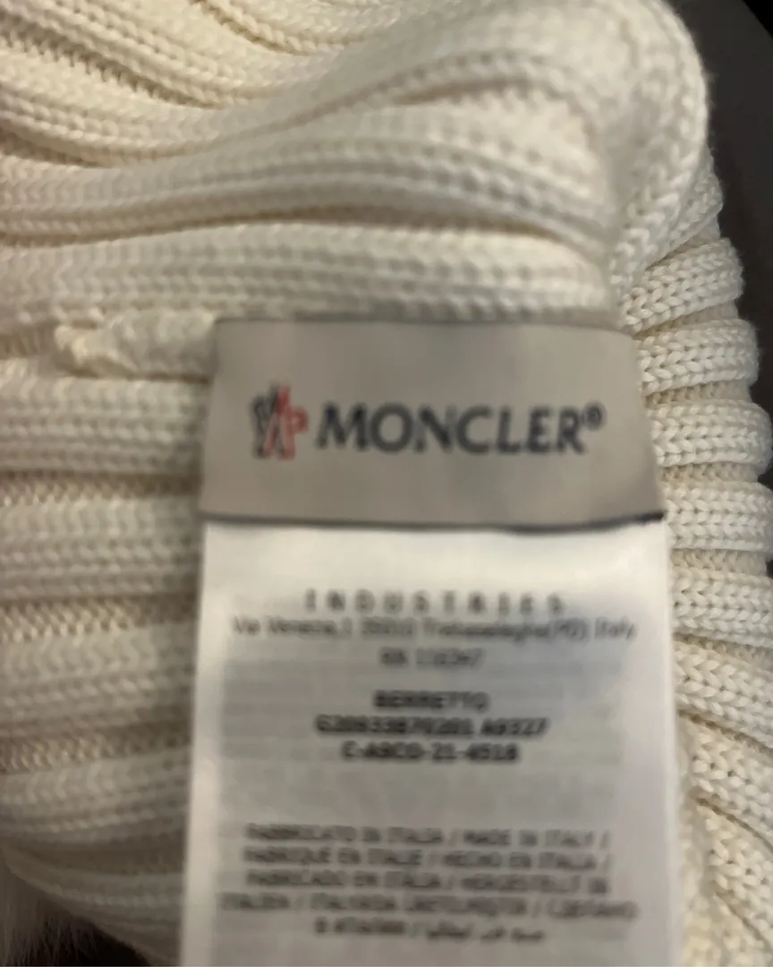 Moncler hue