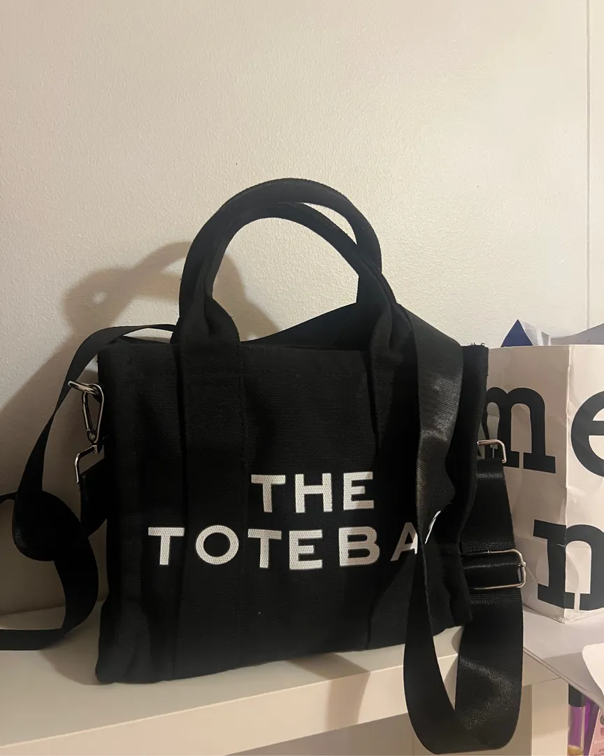 Tote bag