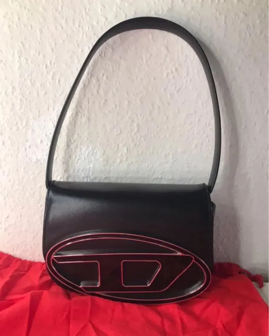 1 DR Shoulder Bag