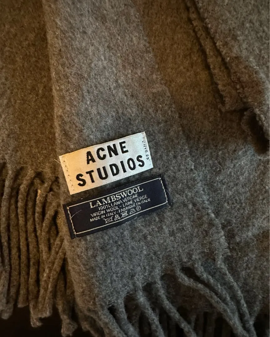 Acne skjerf