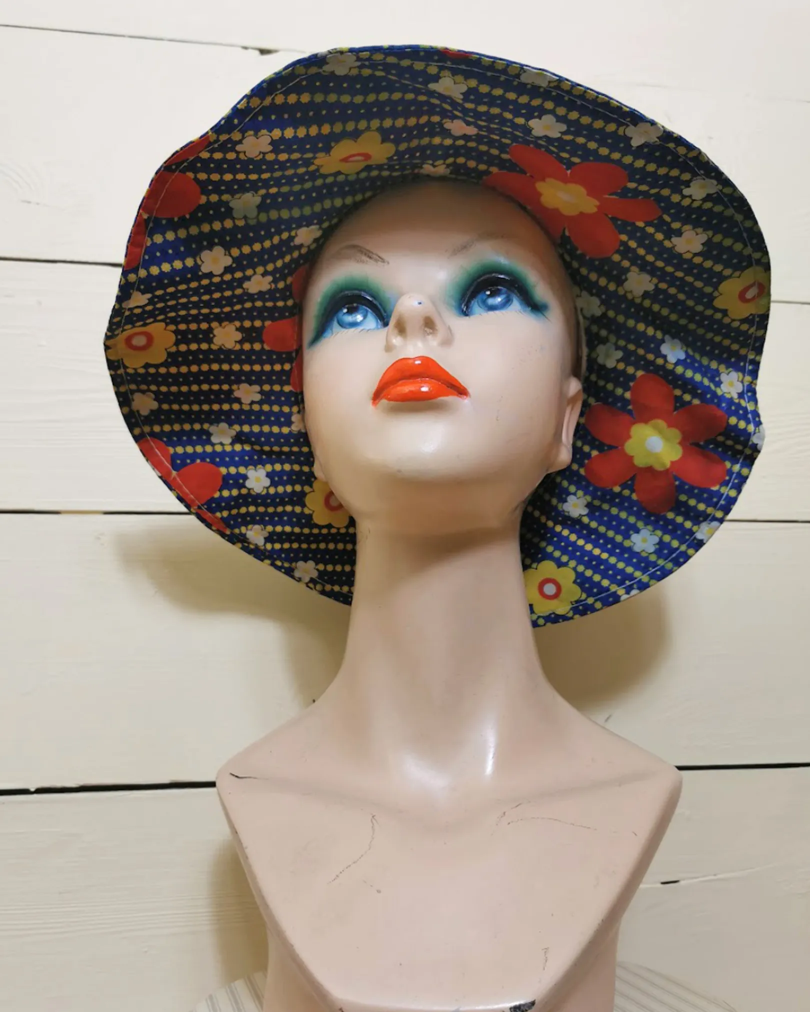 Vintage Hatt 60-tall