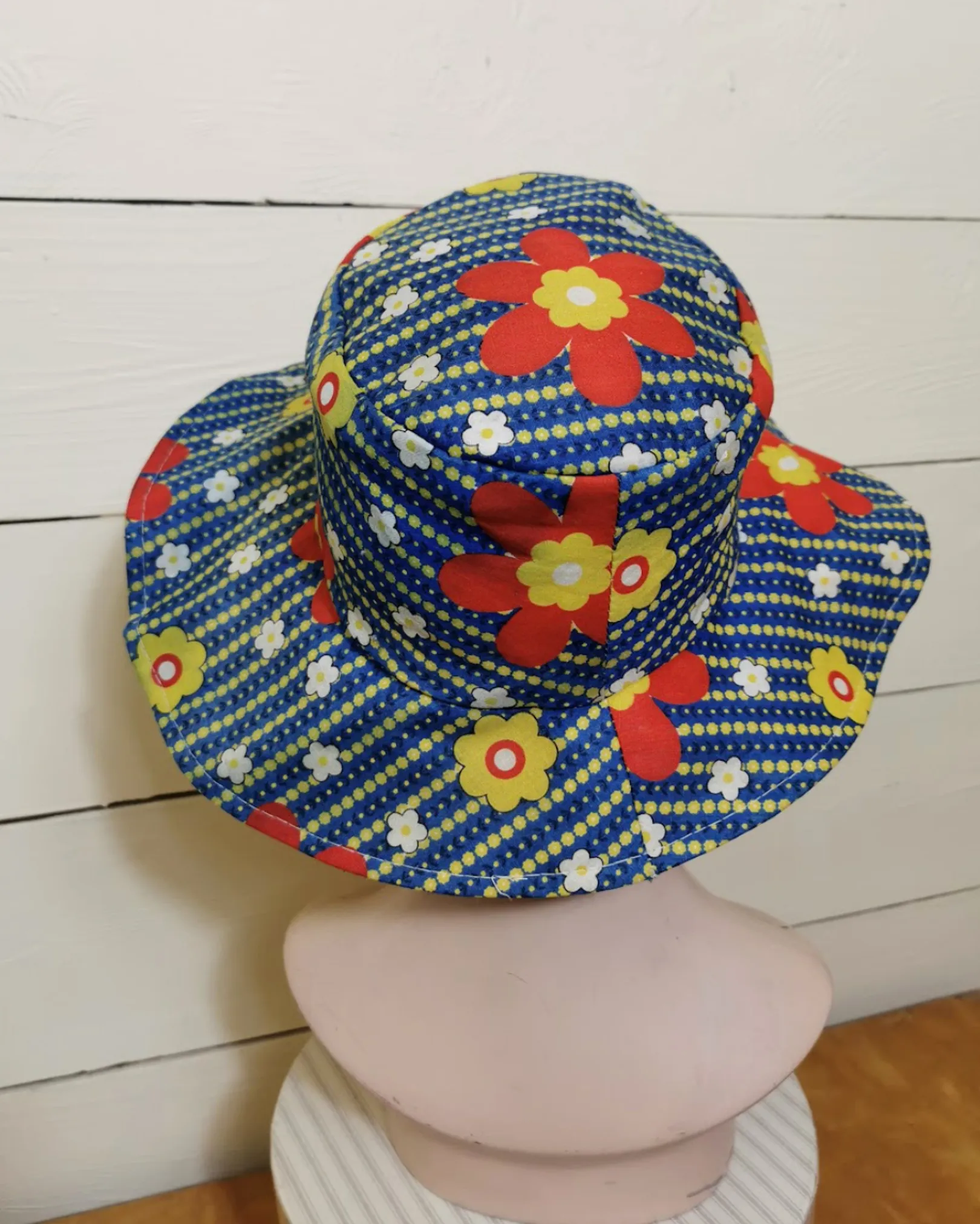 Vintage Hatt 60-tall