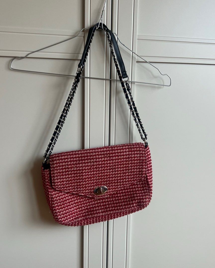 Crossbody taske