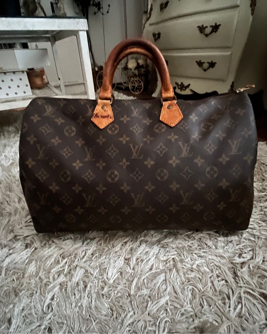 Louis Vuitton speedy