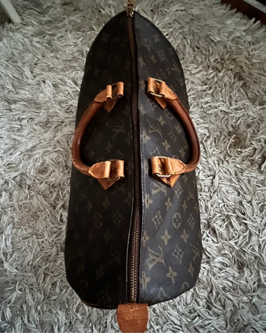 Louis Vuitton speedy