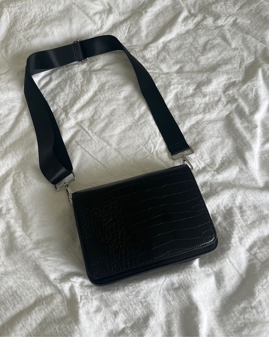 shoulder strap bag