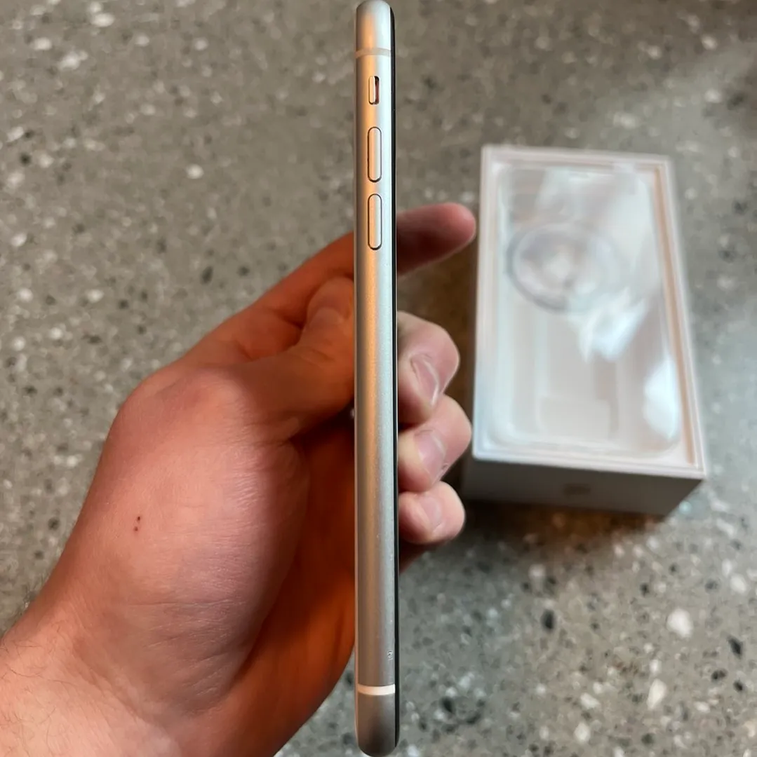 iPhone 11 Som Ny