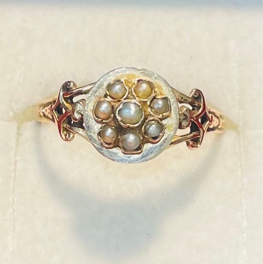 Antique gold ring