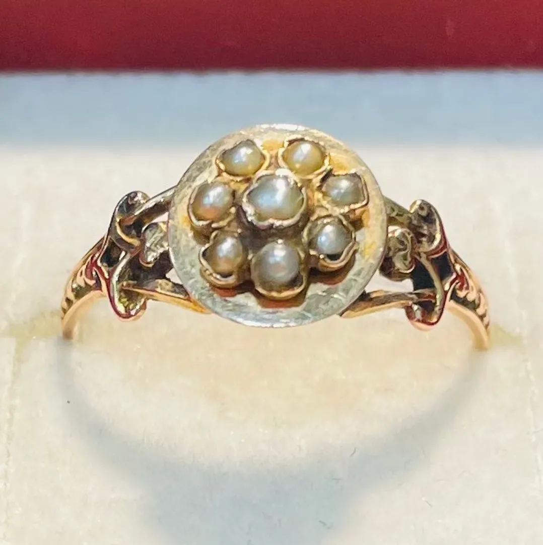 Antique gold ring