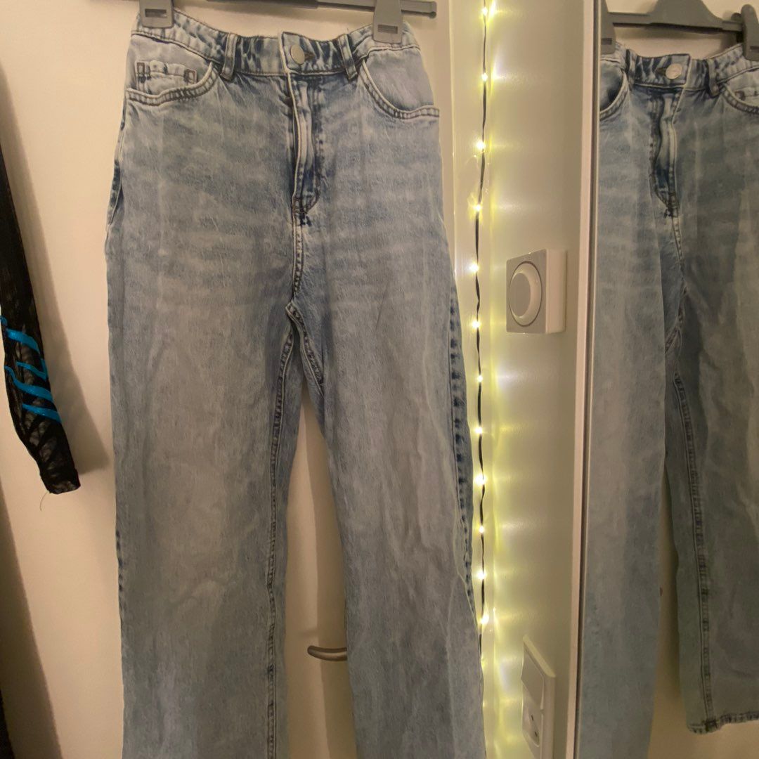 Lyseblå jeans