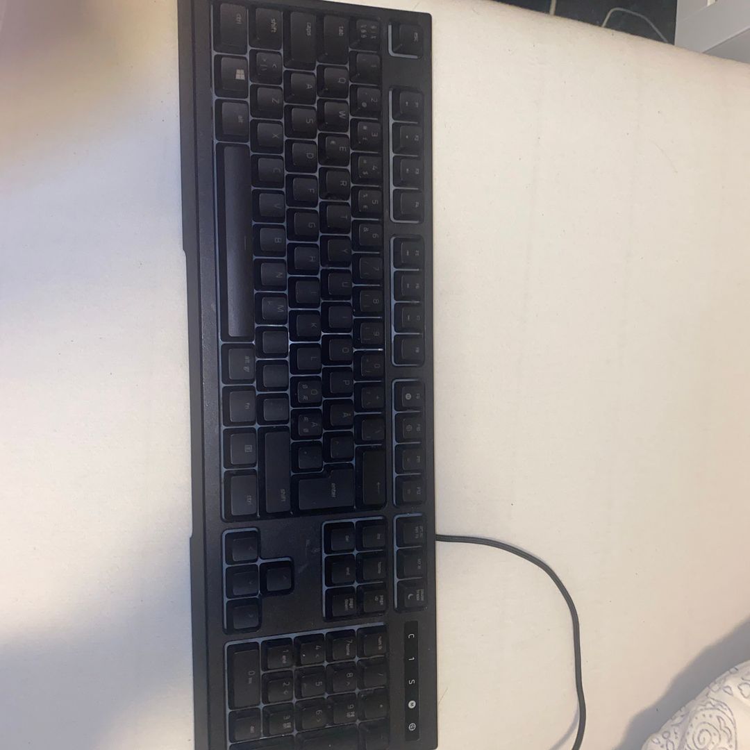 Tastatur til salgs