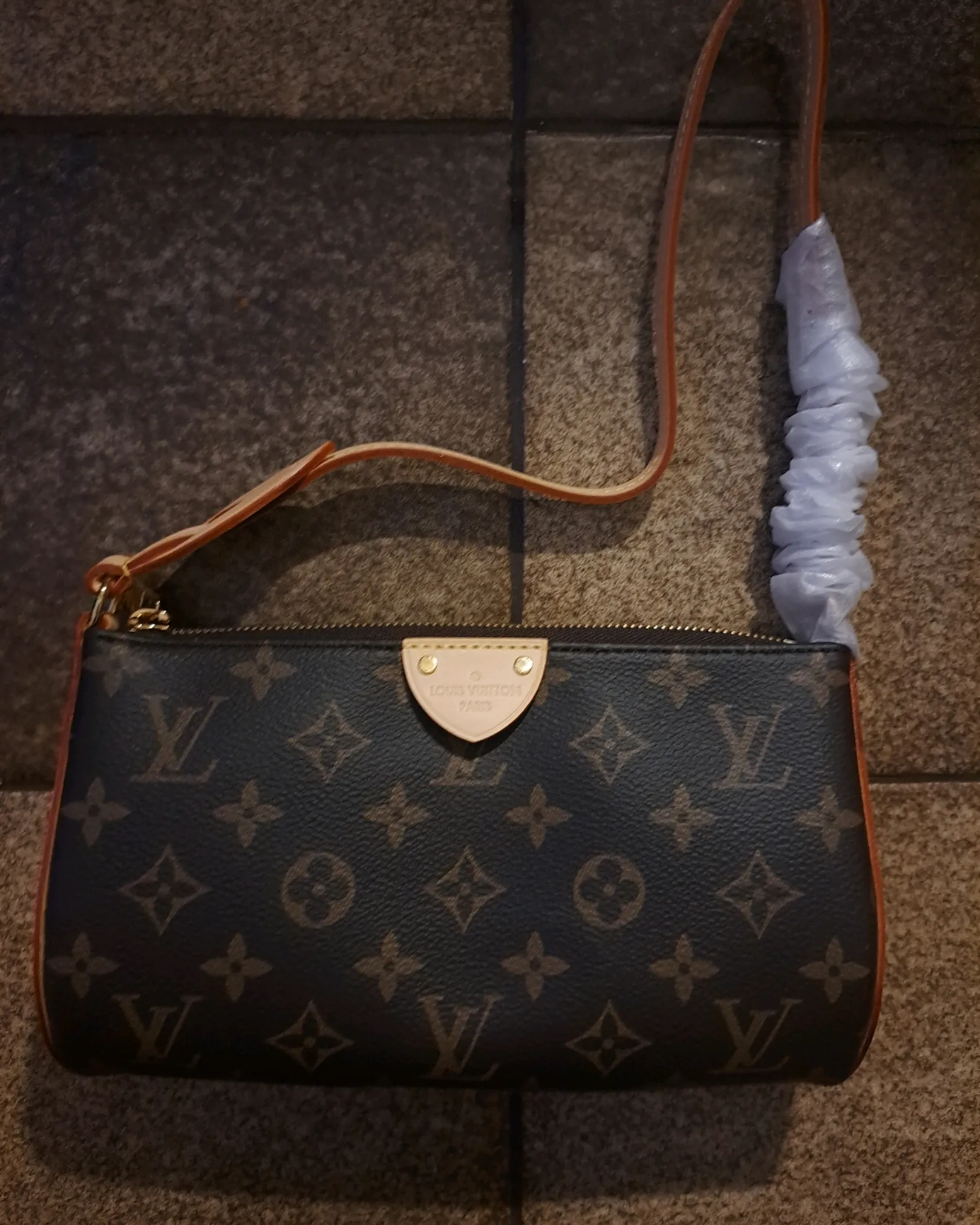 LV Pochette Tirette