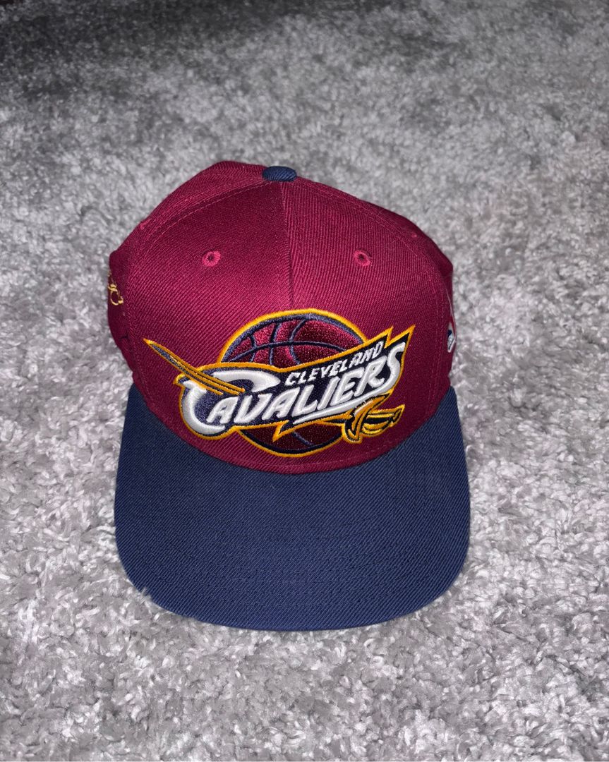 MitchellNess lippis