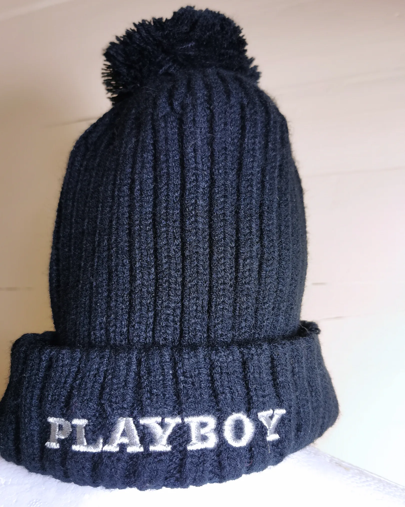 Playboy Strikket Lue