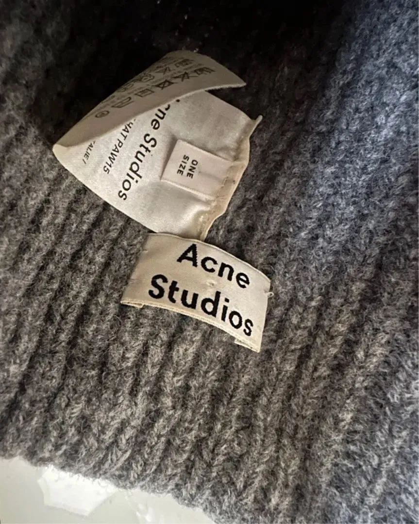 Acne hue