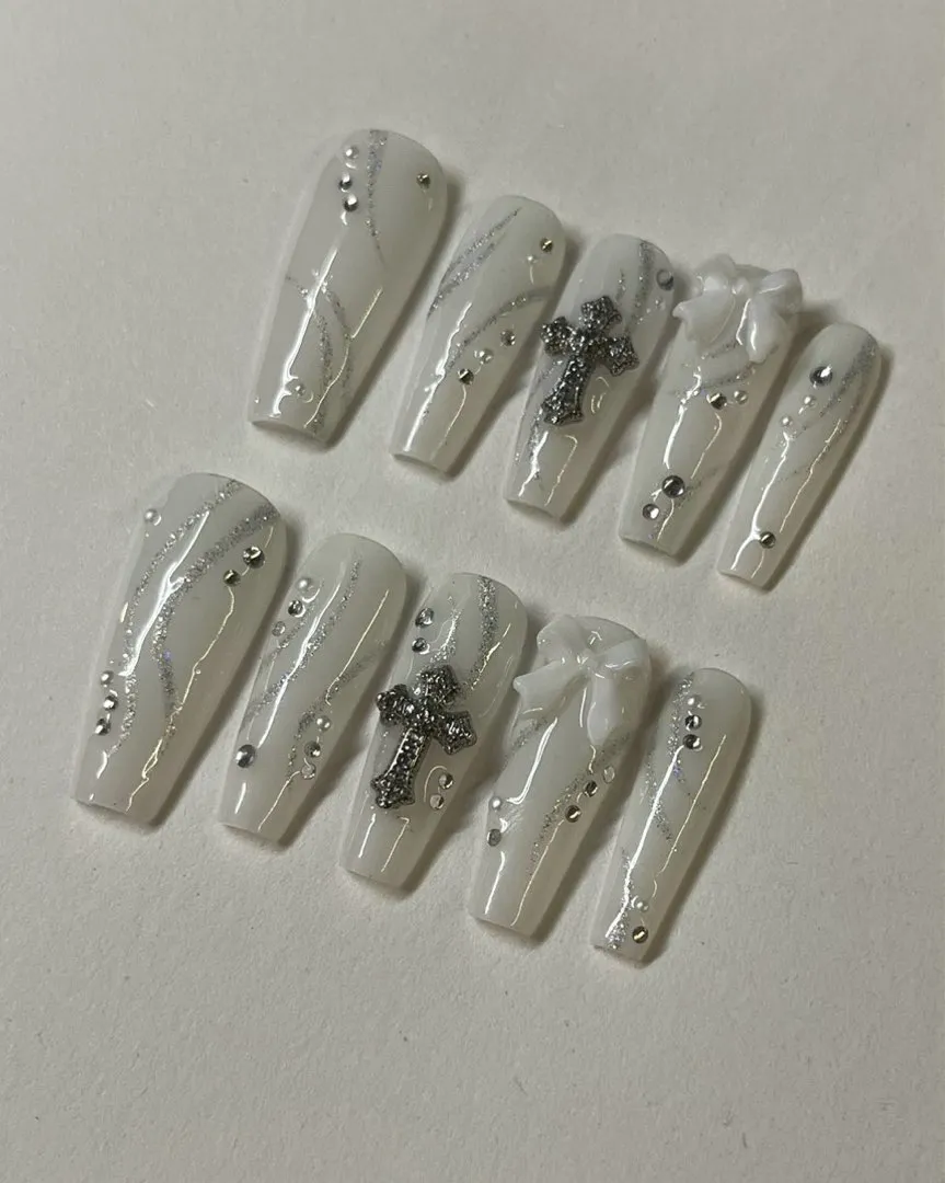 Press on nails