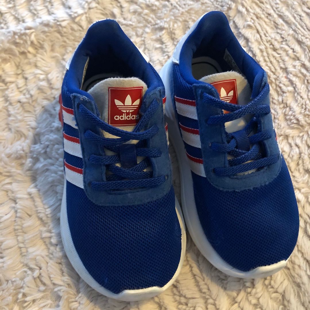 Adidas str 22